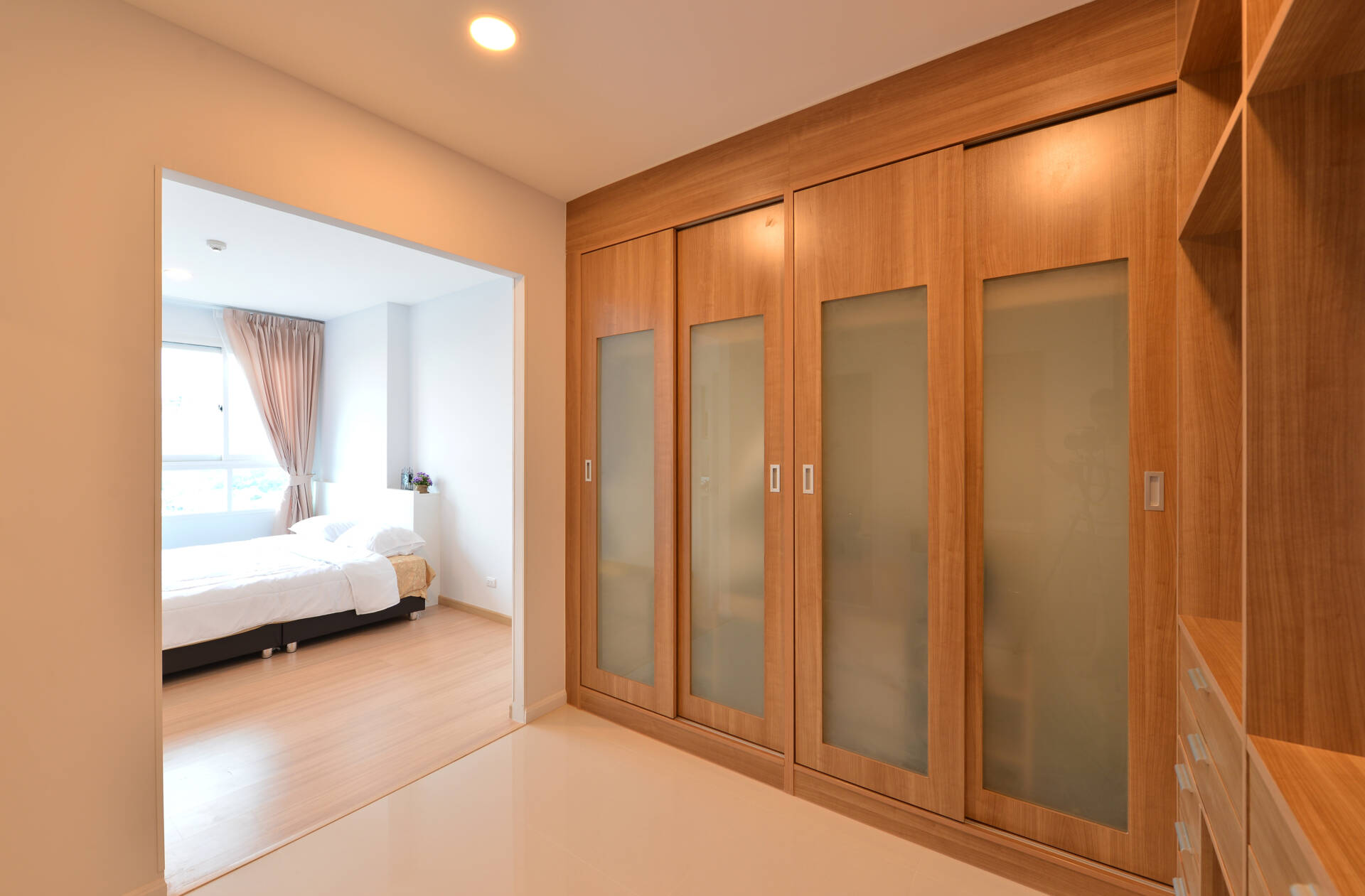 modern interior fitted wardrobes installed in tunbridge wells