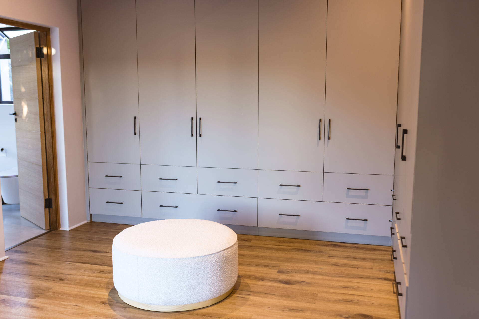 SP Bespoke build a fitted wardrobe in Canterbury