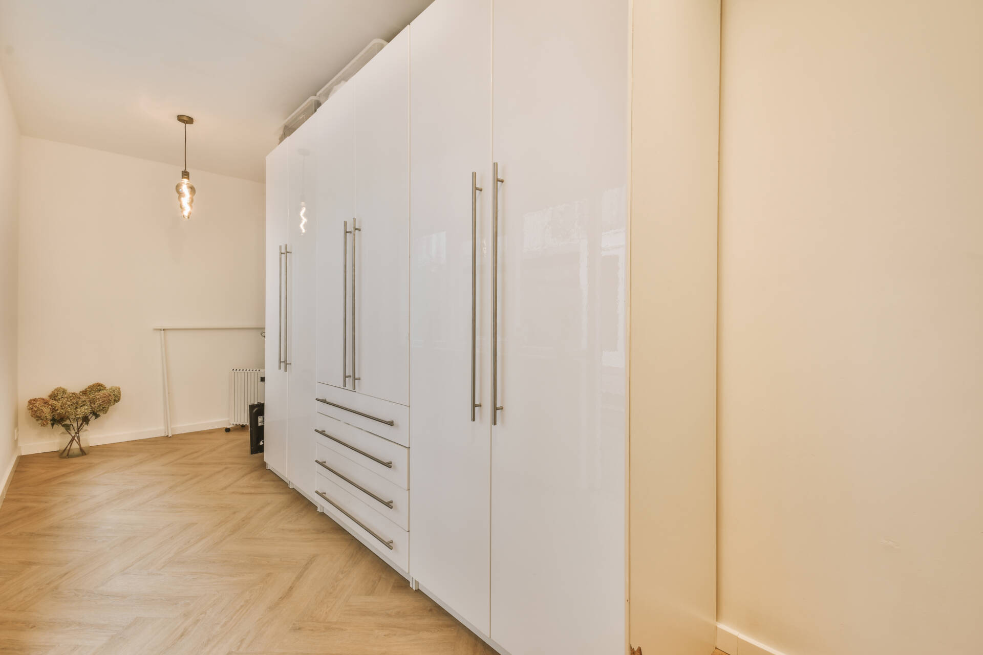 SP Bespoke build a fitted wardrobe in Canterbury